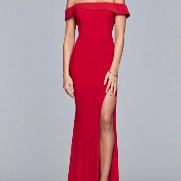 Faviana Dresses & Skirts - Faviana Red Jersey Off-The-Shoulder Dress